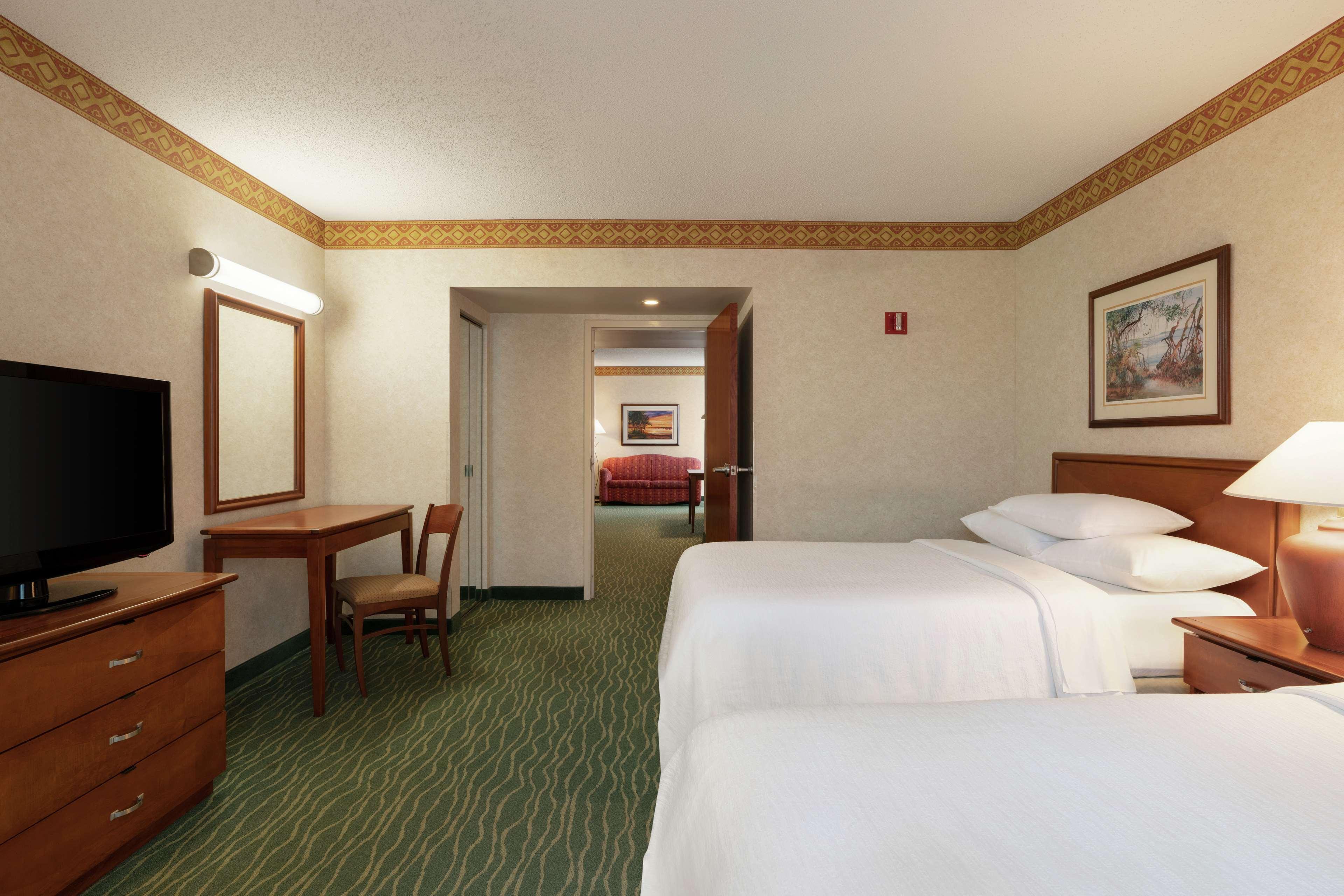 Embassy Suites Tampa - USF / Busch Gardens Exterior foto