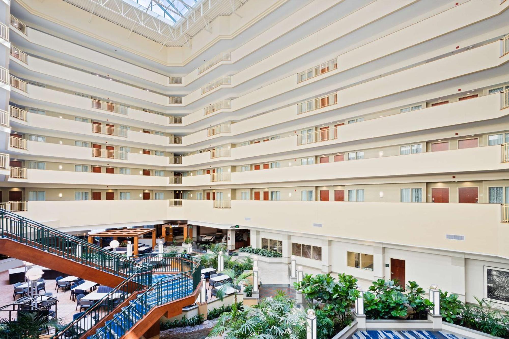 Embassy Suites Tampa - USF / Busch Gardens Exterior foto